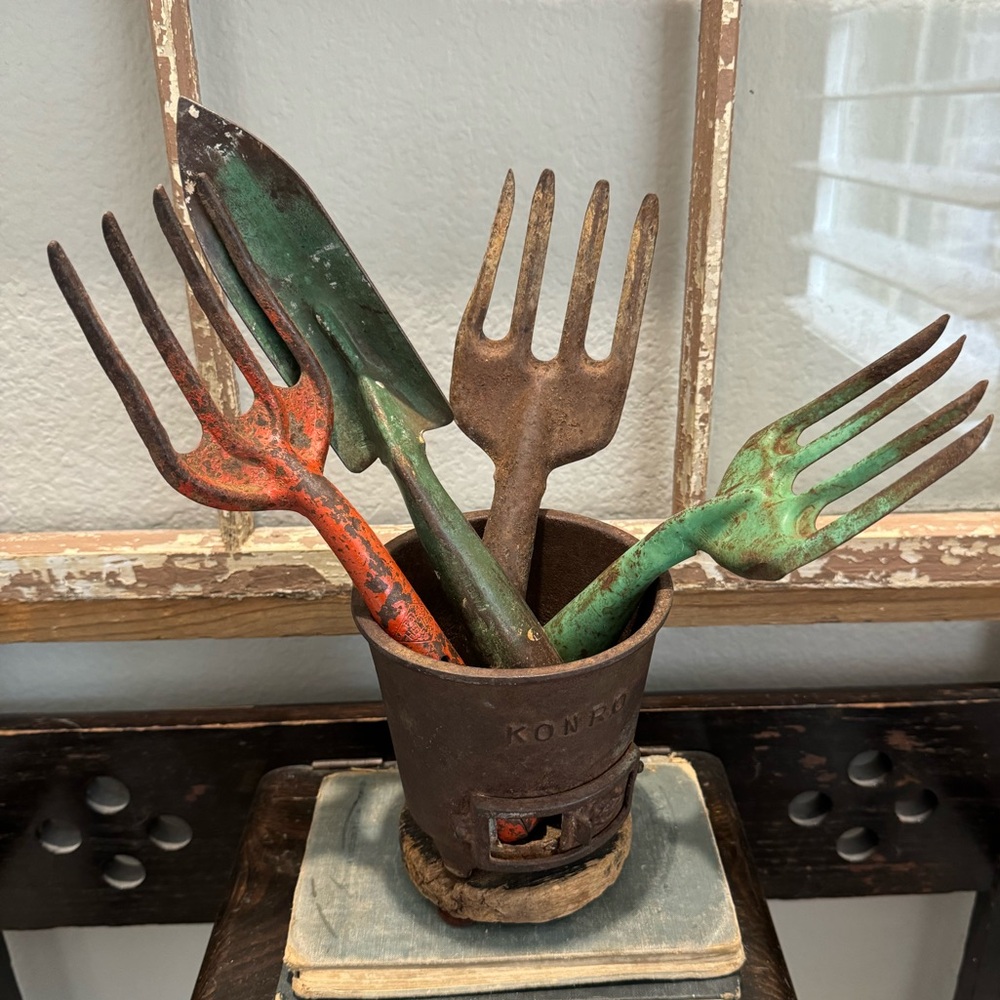 Rustic garden tools in cast iron griddle